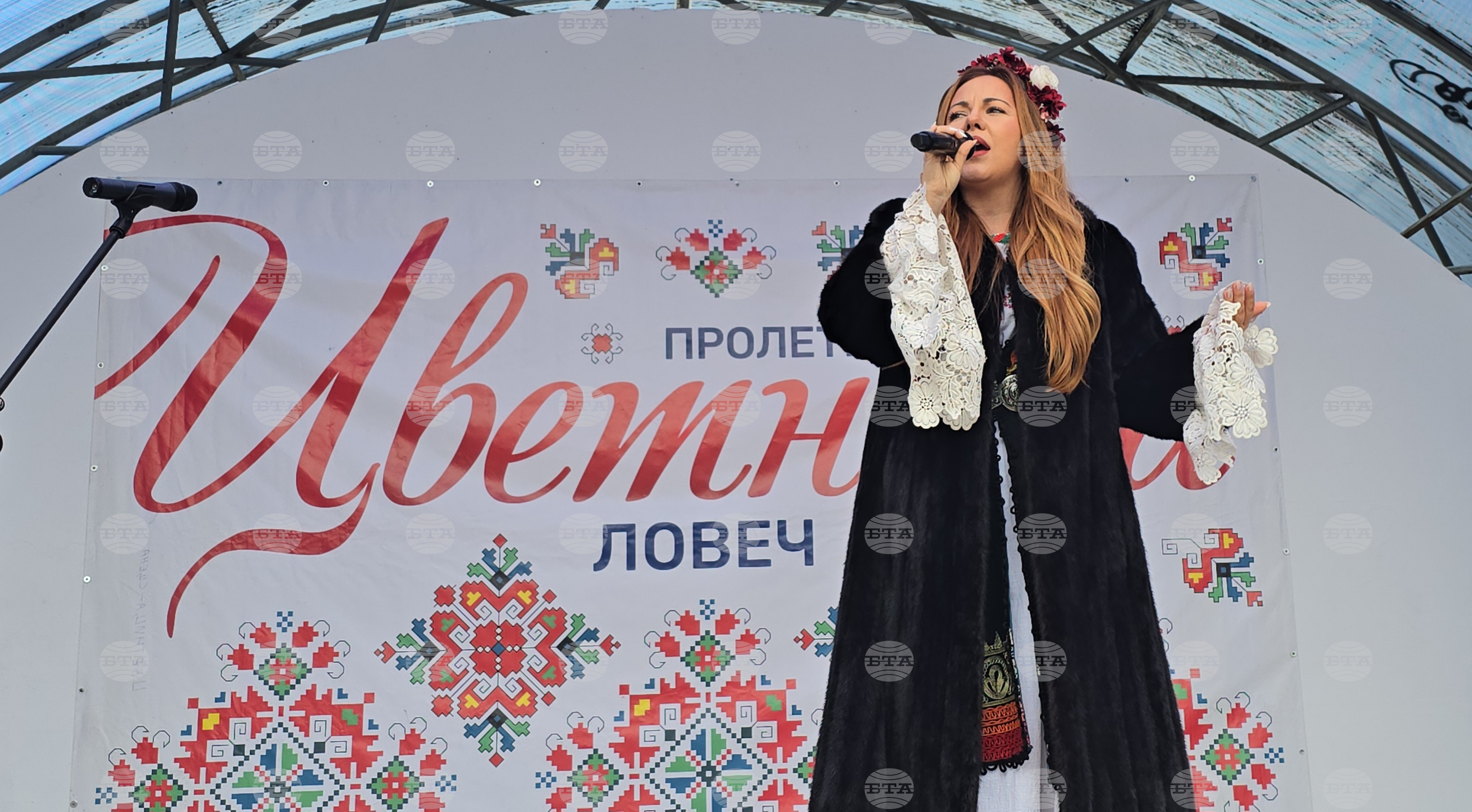 В Ловеч бе открит Националният събор на народното творчество "Цветница 2026"