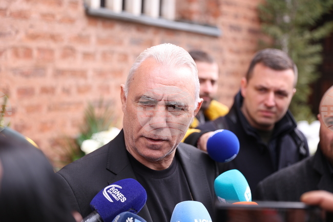 Христо Стоичков: "Боби ни изведе дотам, докъдето стигнахме"