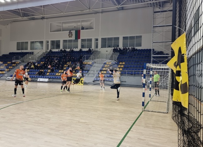 Локомотив Горна Оряховица детронира Фрегата и се класира за финала на турнира за купата на България по хандбал за мъже