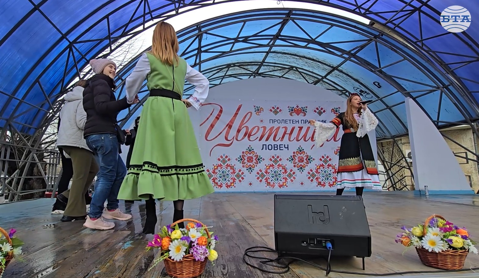 В Ловеч бе открит Националният събор на народното творчество Цветница 2026