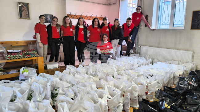 Благотворителната католическа организация „Каритас Витания" в Раковски раздаде десетки пакети с хранителни и санитарни материали на нуждаещи се