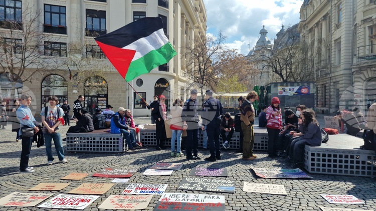 Over 100 People in Bucharest Participate in Protest against War