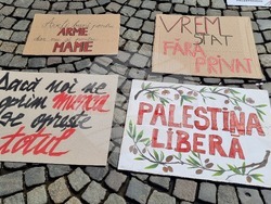 Румъния - акция в Букурещ под надслов „Протест срещу войната - казваме „не“ на съучастието на Румъния в империалистическата война, започната от САЩ и Израел“