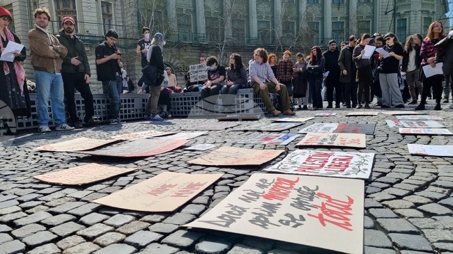 Румъния - акция в Букурещ под надслов „Протест срещу войната - казваме „не“ на съучастието на Румъния в империалистическата война, започната от САЩ и Израел“