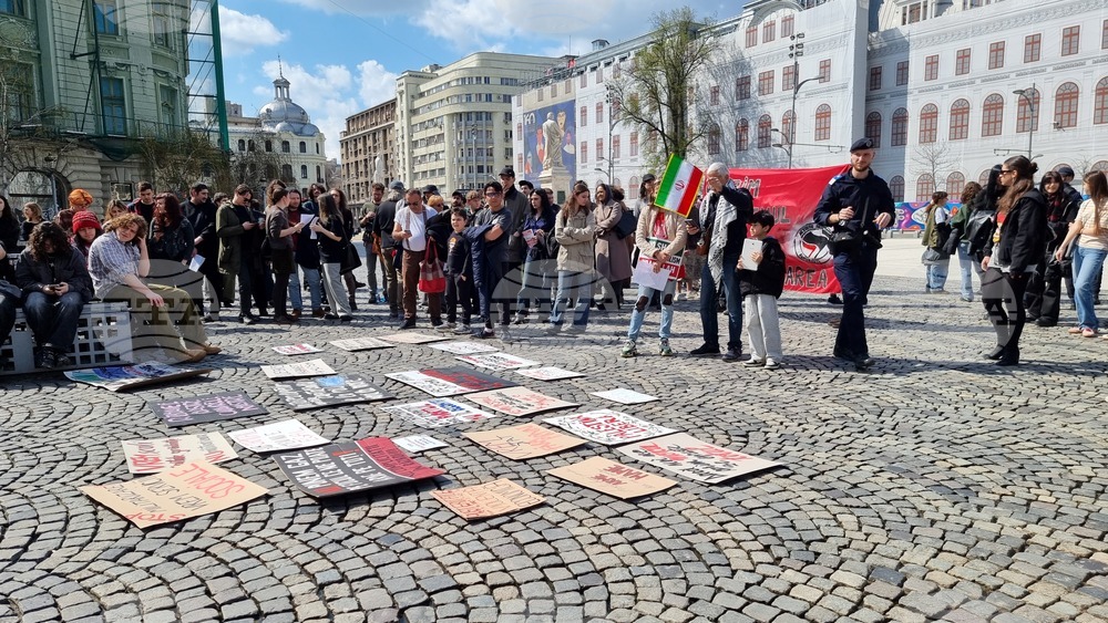 Румъния - акция в Букурещ под надслов „Протест срещу войната - казваме „не“ на съучастието на Румъния в империалистическата война, започната от САЩ и Израел“