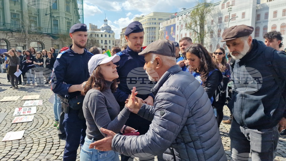 Румъния - акция в Букурещ под надслов „Протест срещу войната - казваме „не“ на съучастието на Румъния в империалистическата война, започната от САЩ и Израел“