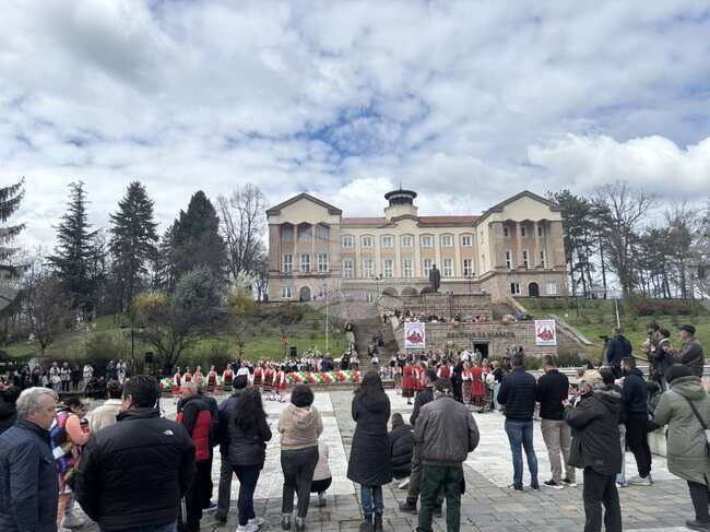 Водачът на листата на "Възраждане" в 13 МИР-Пазарджик поздрави жителите на Брацигово, които пазят българските традиции и историческа памет 