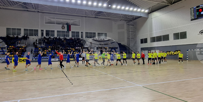 Шумен 61 ще играе със Спартак Варна първи мач от полуфиналните плейофи в хандбалния шампионат при мъжете в Кубрат 