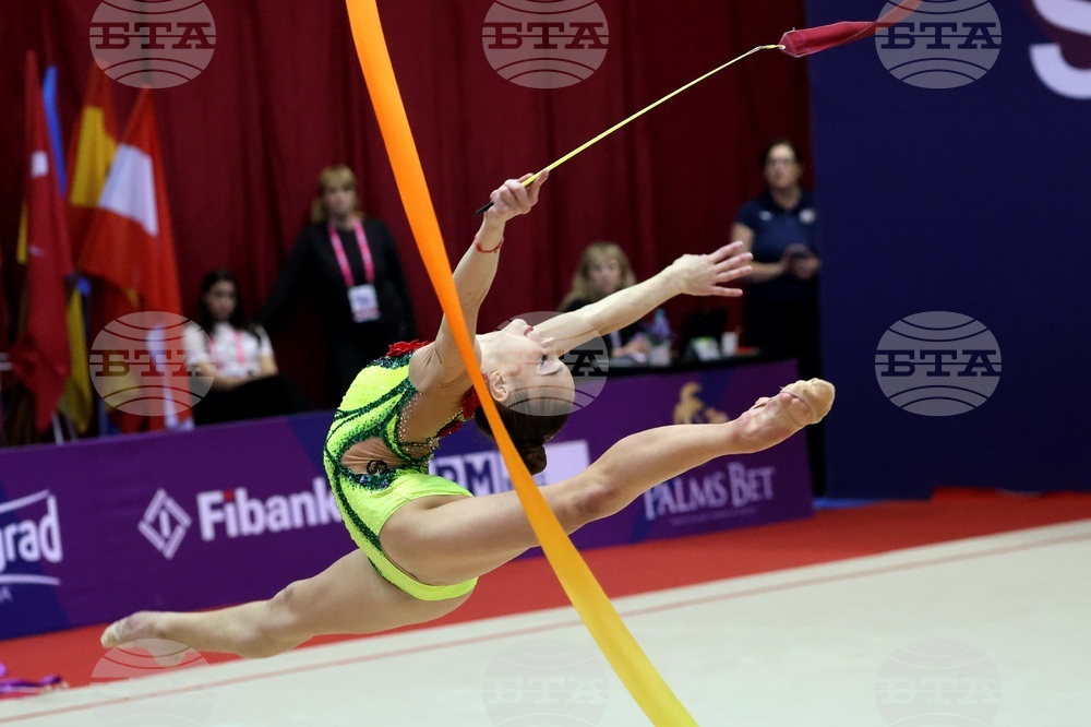 Bulgarian Rhythmic Gymnasts Win Gold, Bronze, Team Title at Sofia Cup on Saturday