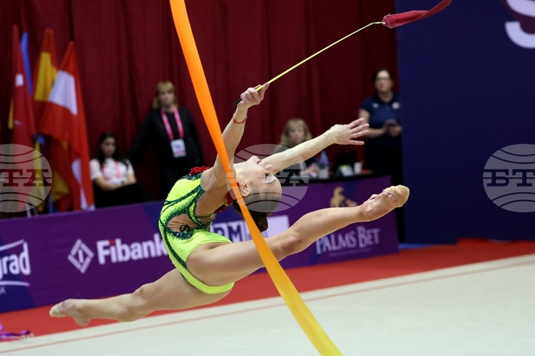 Bulgarian Rhythmic Gymnasts Win Gold, Bronze, Team Title at Sofia Cup on Saturday