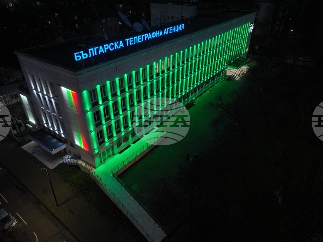 Българска телеграфна агенция - Цветница - фасада - осветяване