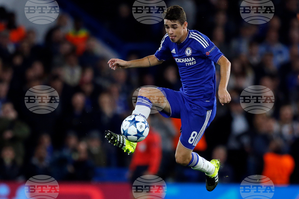 Sao Paulo Oscar Retires Soccer