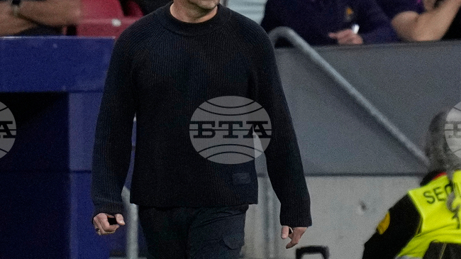 Треньорът на Барселона Ханзи Флик се оплака на делегата на УЕФА относно качеството на терена преди мача срещу Атлетико Мадрид 