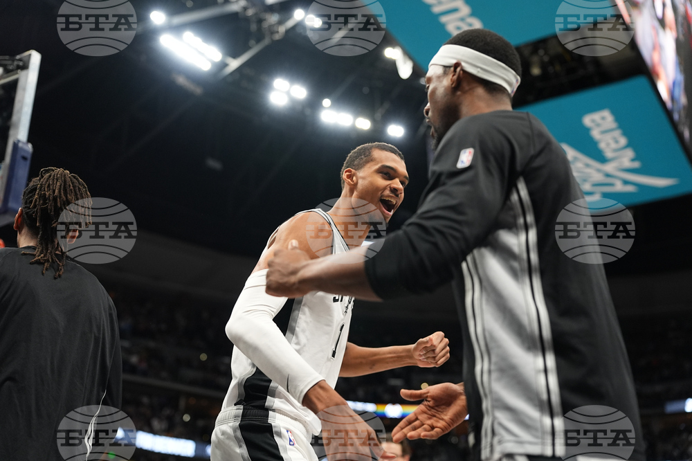 Spurs Nuggets Basketball