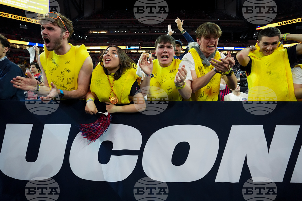 NCAA Illinois UConn Basketball