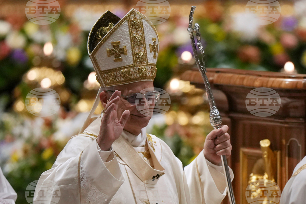 APTOPIX Vatican Pope Easter Vigil