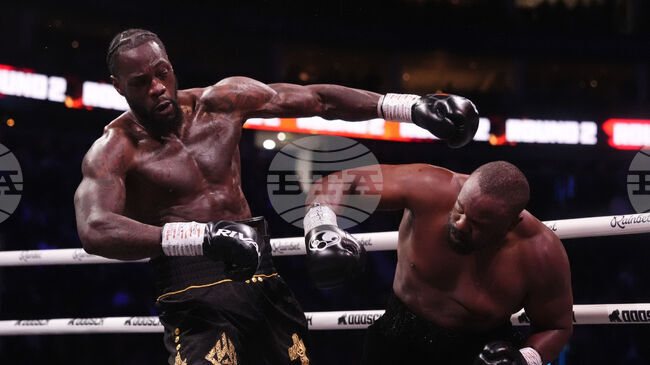Бившият шампион в тежка категория на Световния боксов съвет (WBC) Дионтей Уайлдър победи Дерек Чисора в Лондон