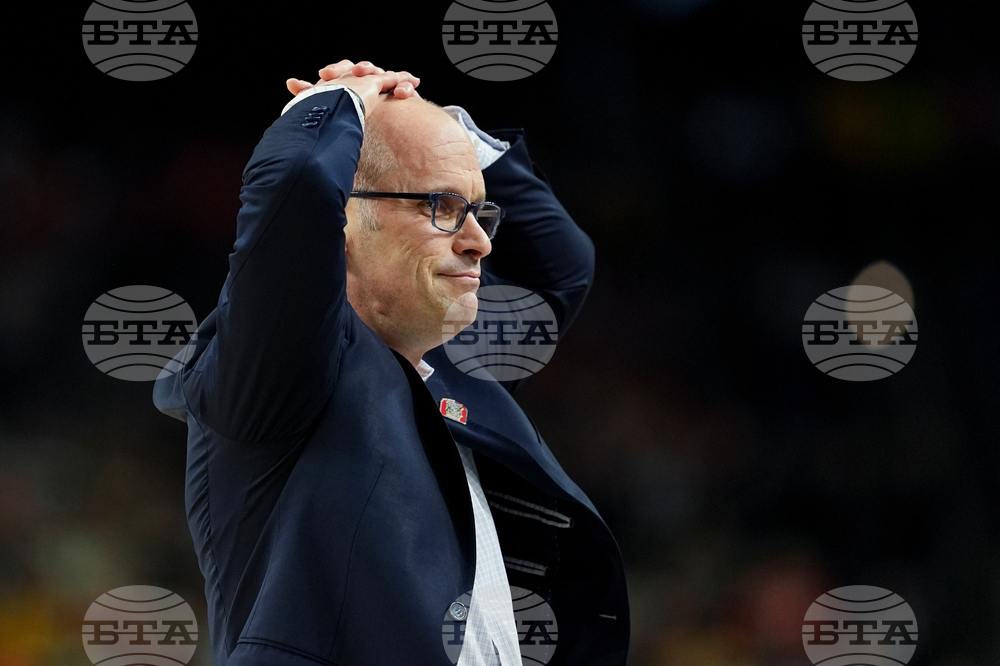 NCAA Illinois UConn Basketball