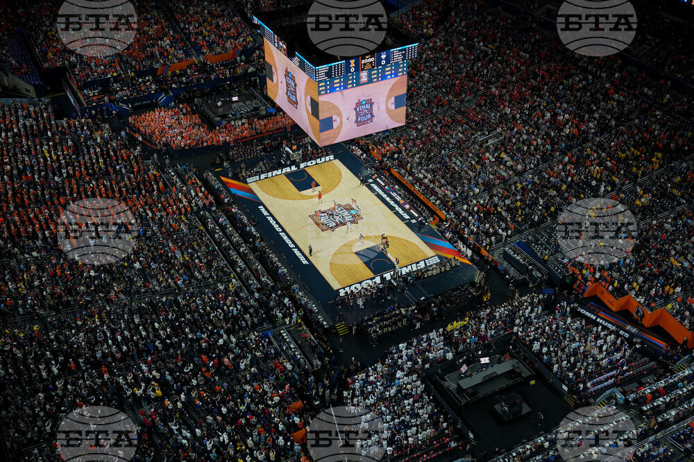 NCAA Illinois UConn Basketball