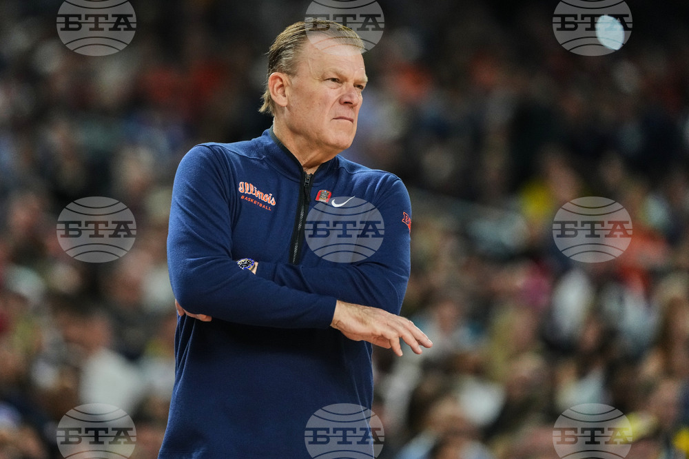 NCAA Illinois UConn Basketball