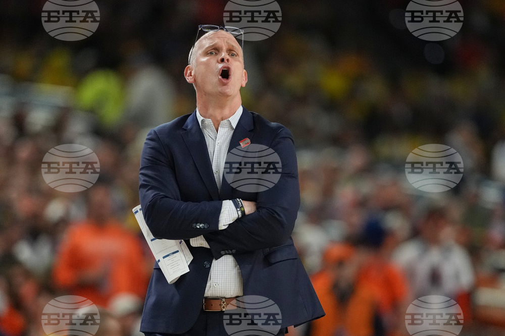 NCAA Illinois UConn Basketball