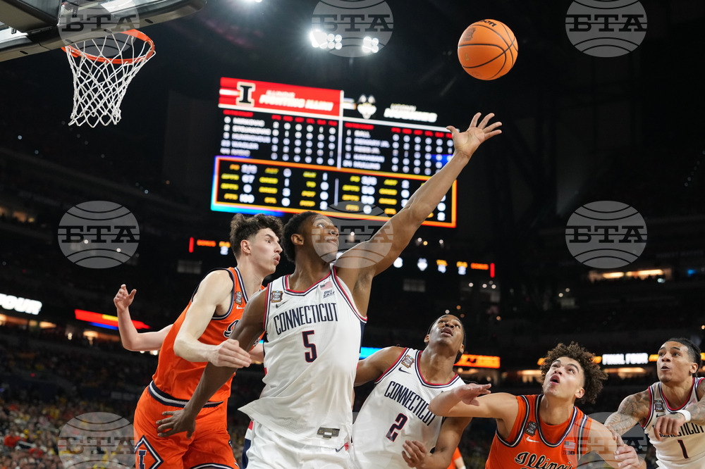 NCAA Illinois UConn Basketball