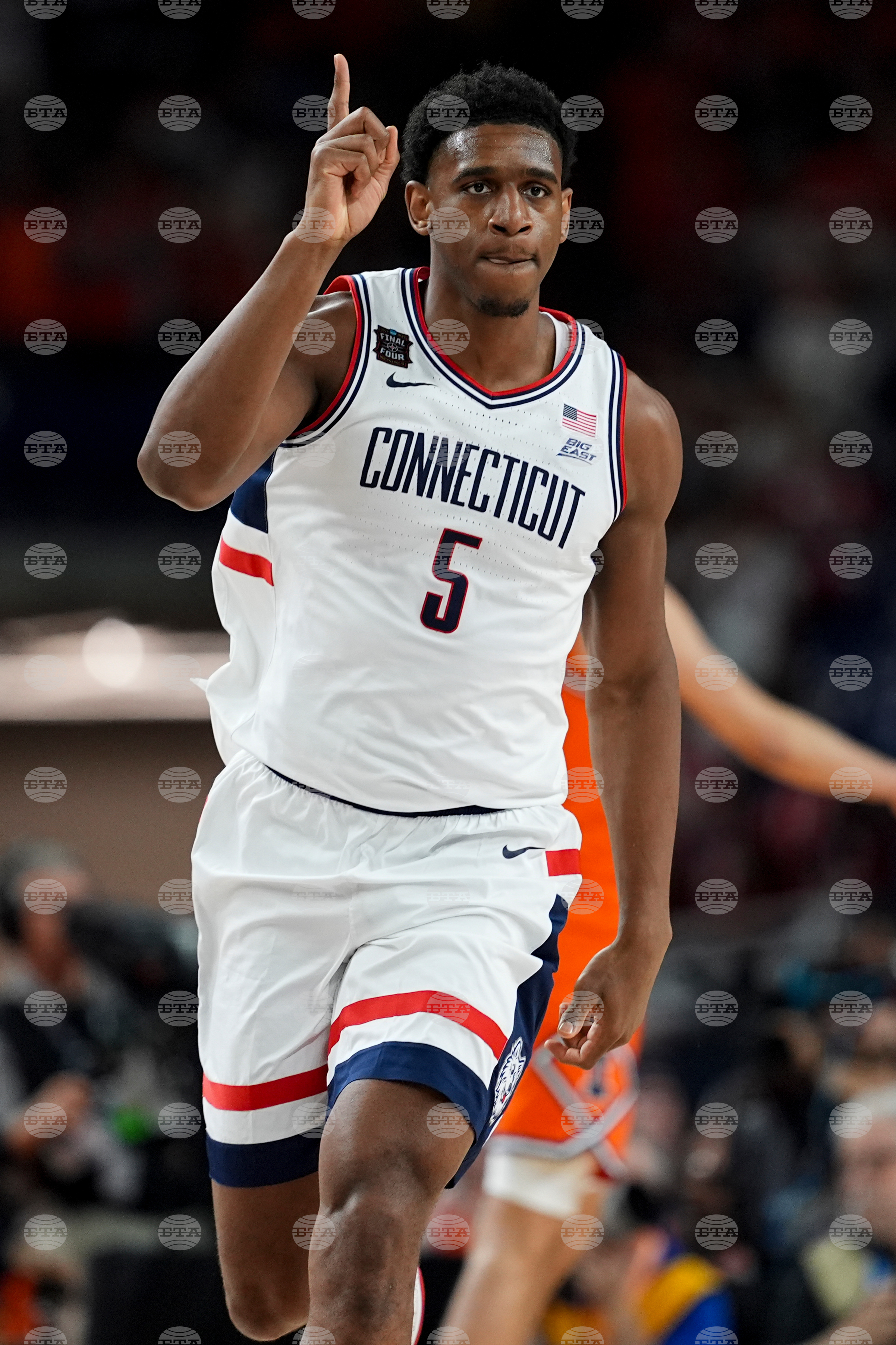 NCAA Illinois UConn Basketball