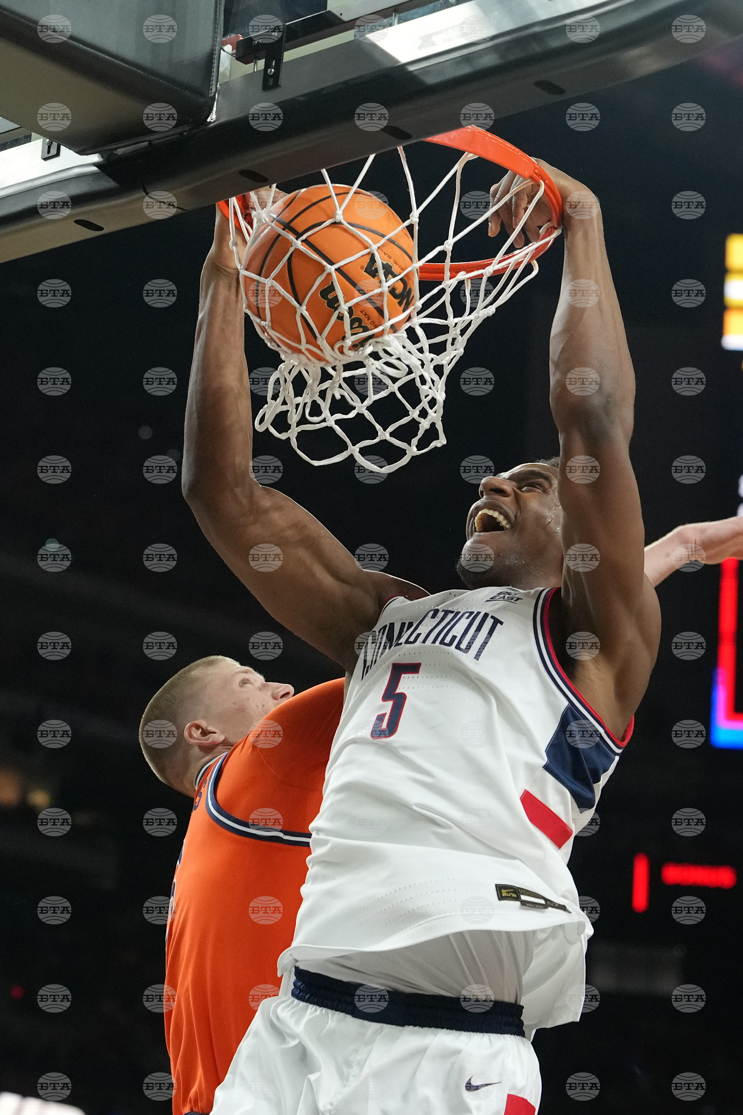 NCAA Illinois UConn Basketball