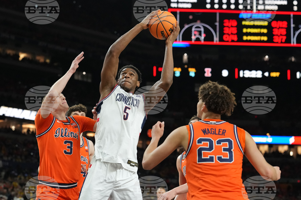 NCAA Illinois UConn Basketball