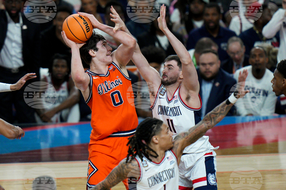 NCAA Illinois UConn Basketball
