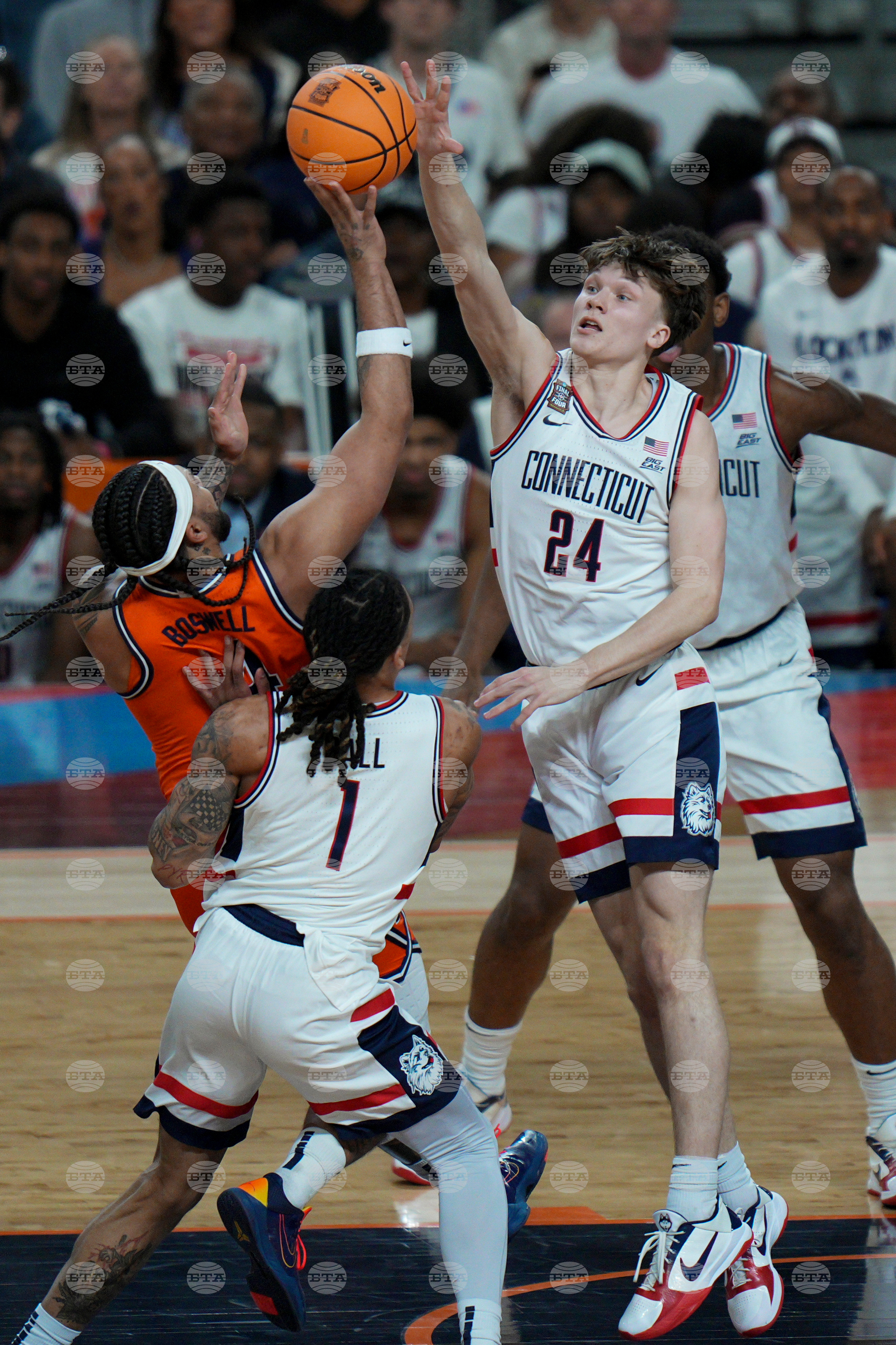NCAA Illinois UConn Basketball
