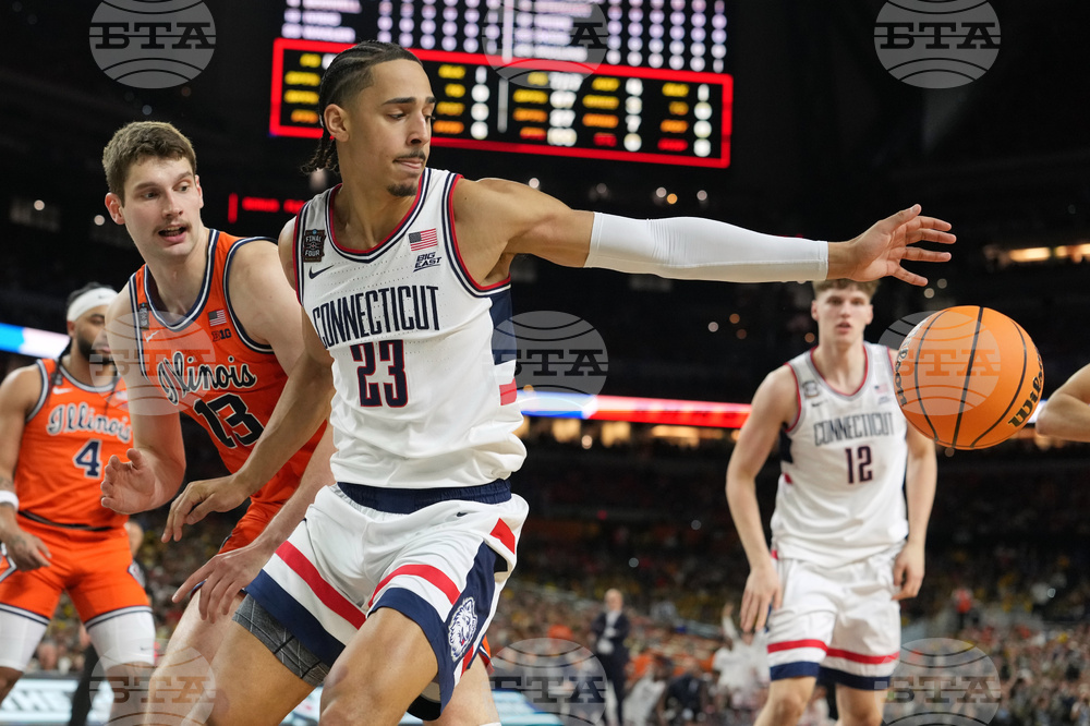 NCAA Illinois UConn Basketball