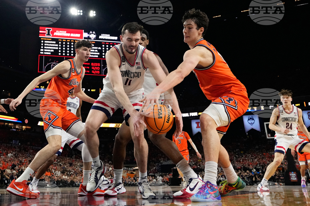NCAA Illinois UConn Basketball