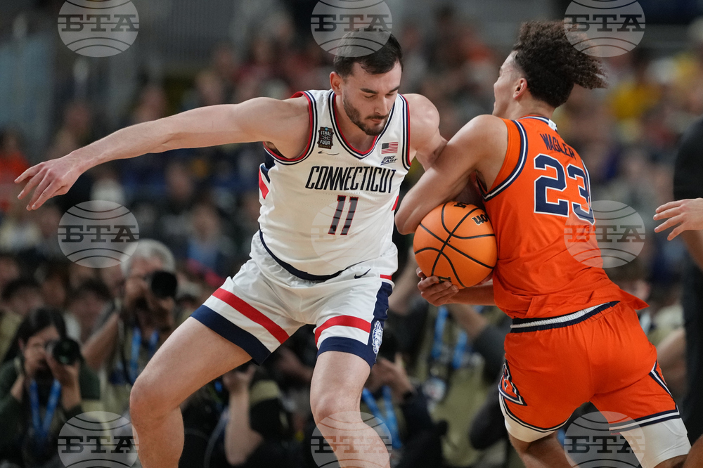 NCAA Illinois UConn Basketball