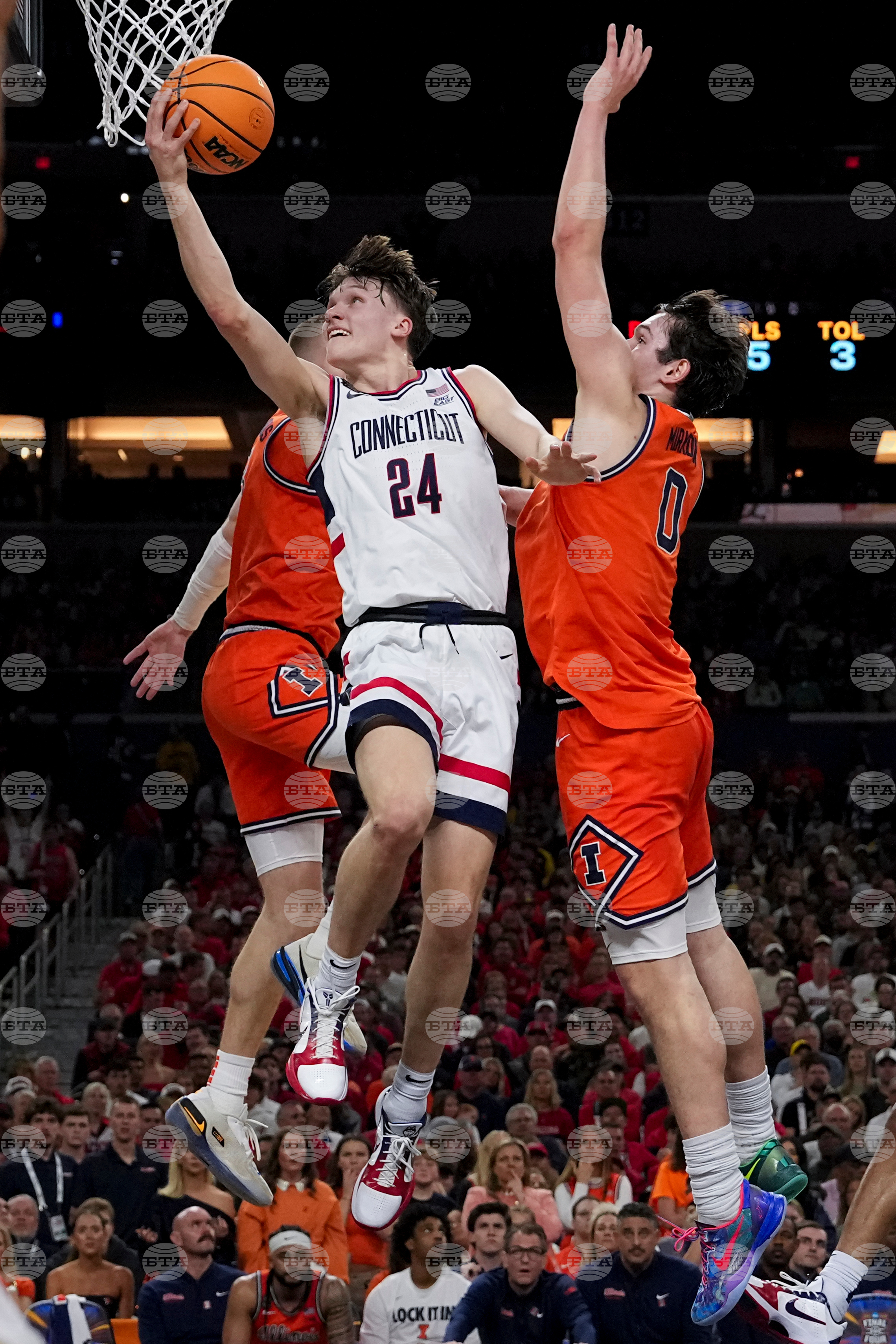 NCAA Illinois UConn Basketball