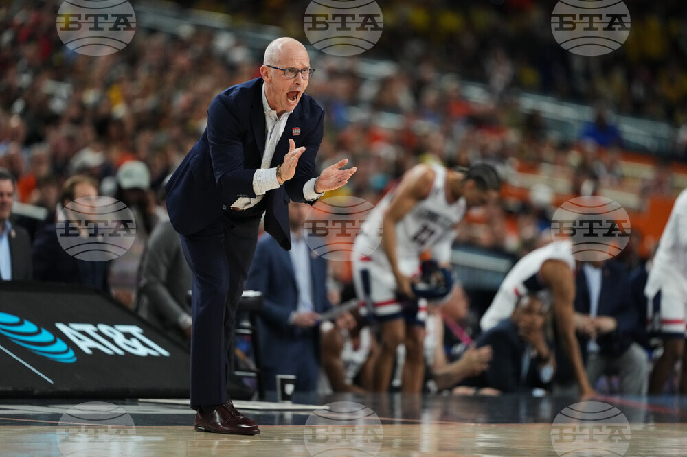 NCAA Illinois UConn Basketball