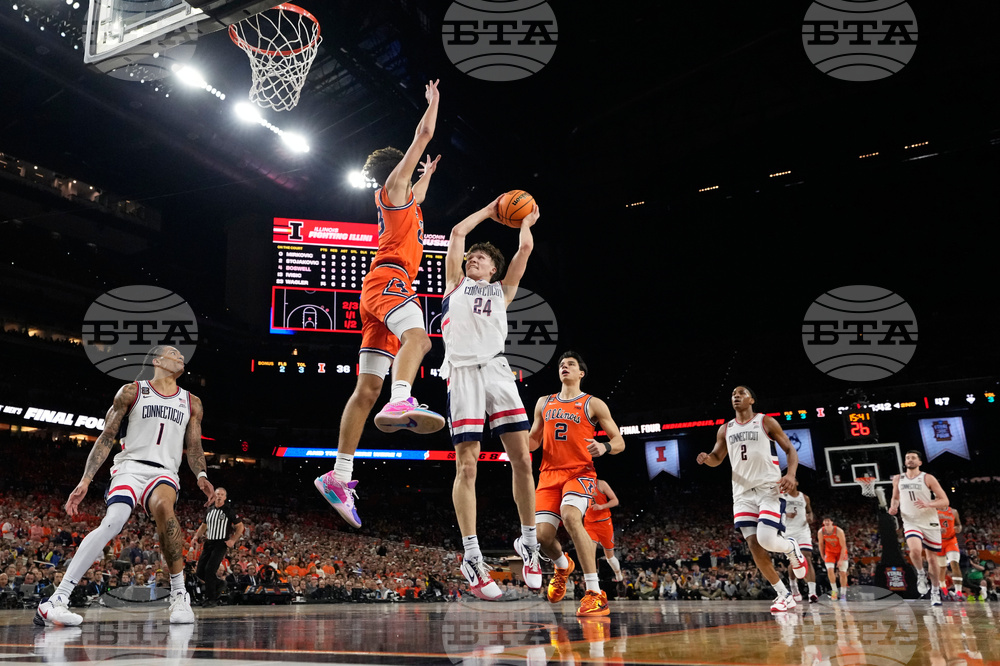 NCAA Illinois UConn Basketball
