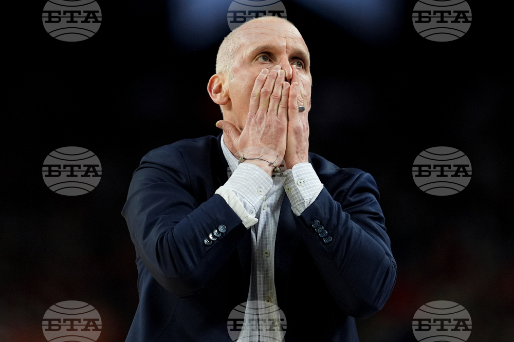 NCAA Illinois UConn Basketball