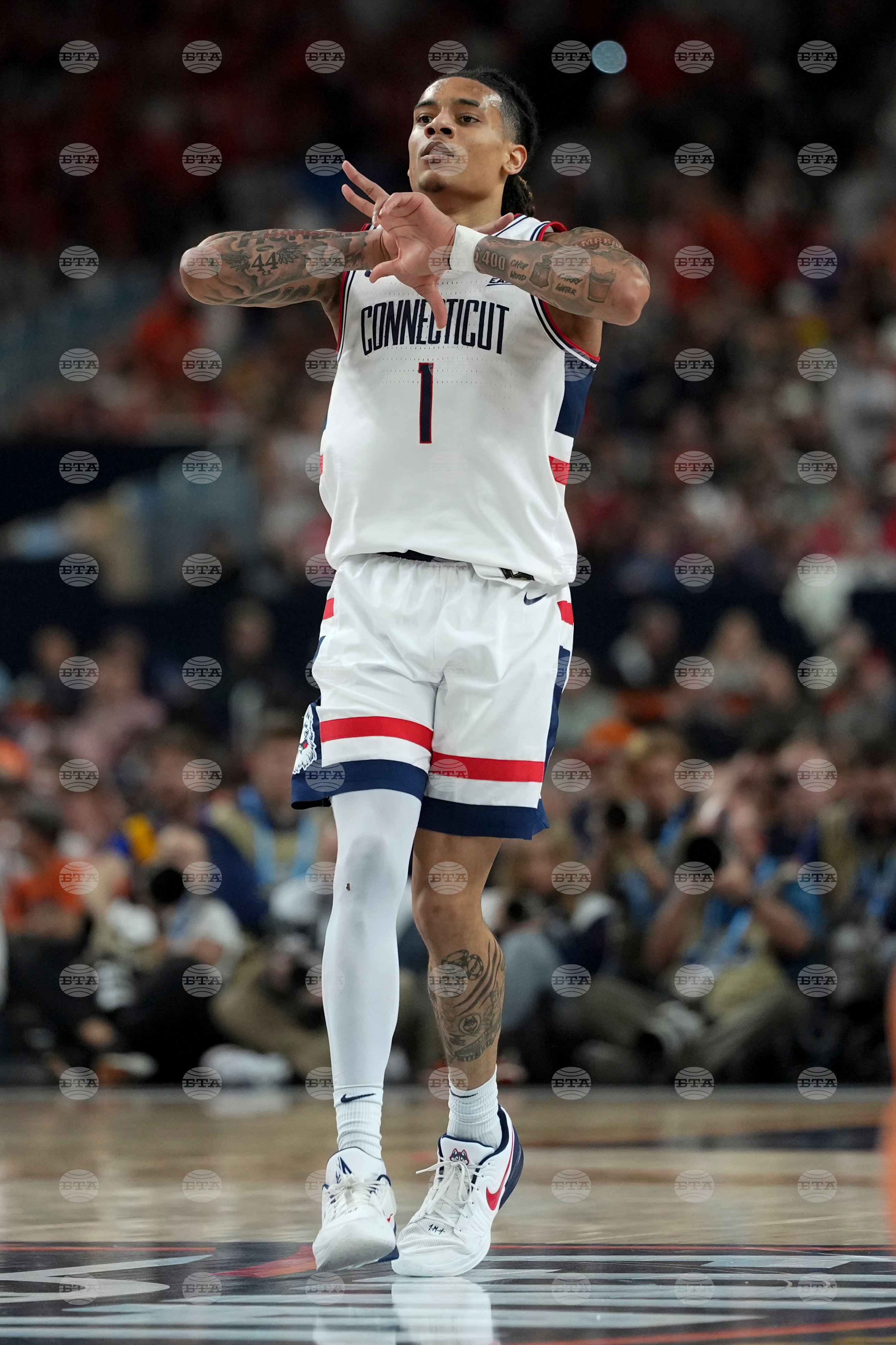 NCAA Illinois UConn Basketball