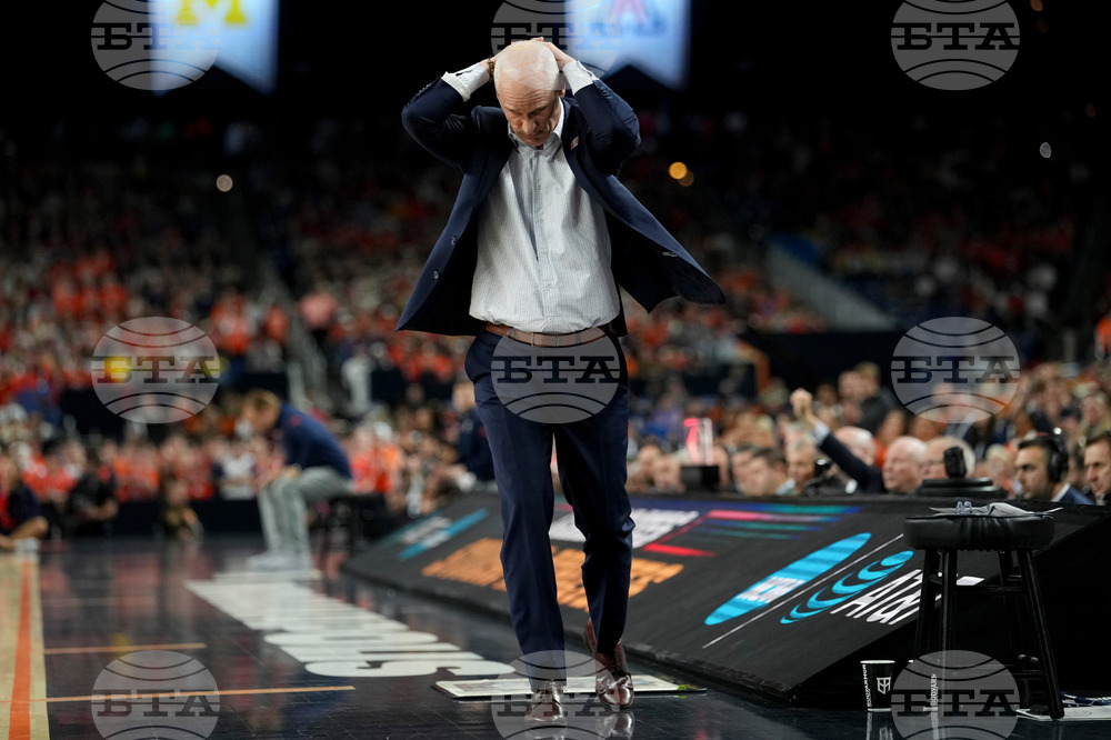 NCAA Illinois UConn Basketball