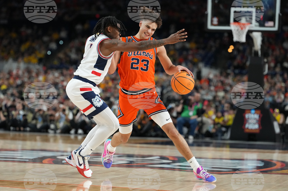 NCAA Illinois UConn Basketball