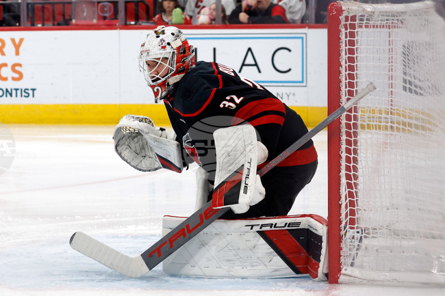 Islanders Hurricanes Hockey