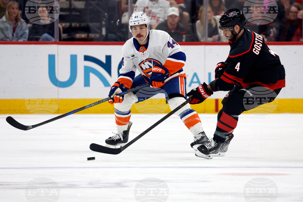 Islanders Hurricanes Hockey