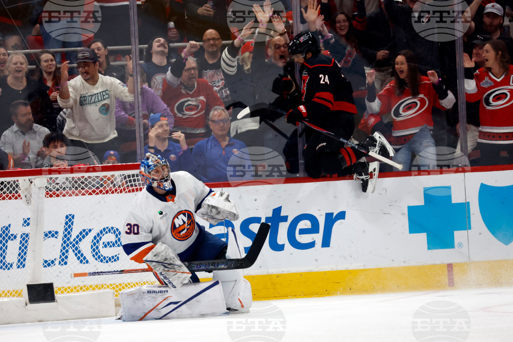 Islanders Hurricanes Hockey