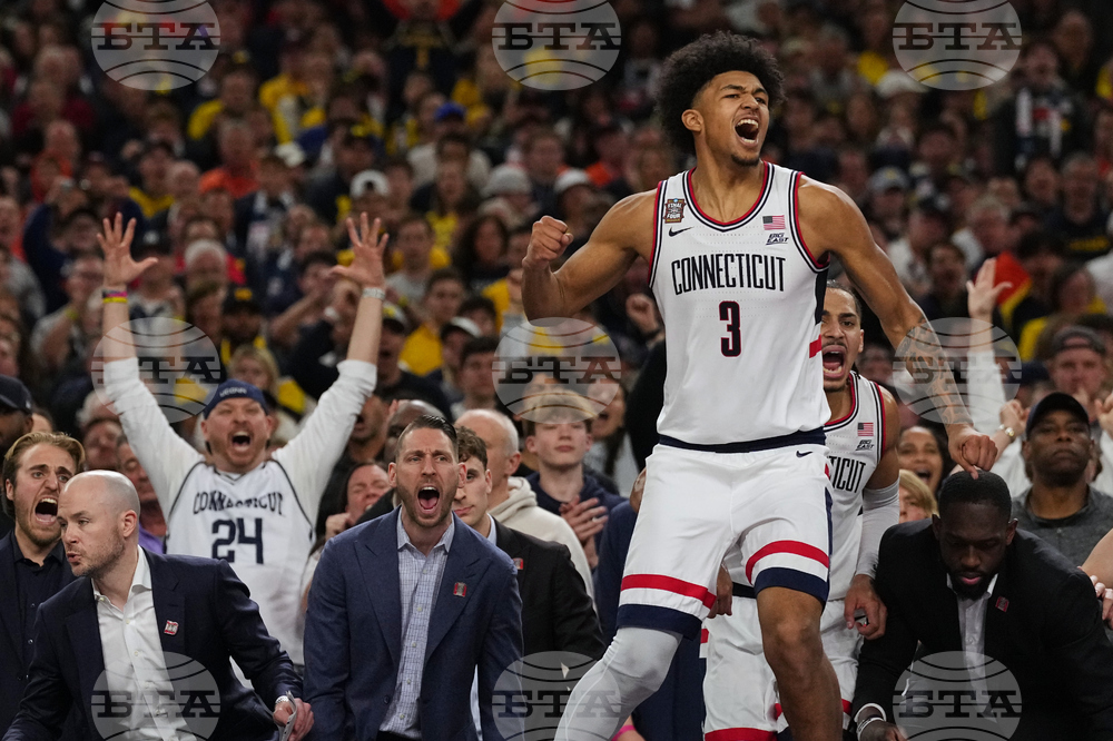 NCAA Illinois UConn Basketball