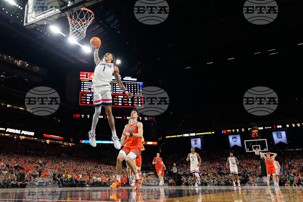 NCAA Illinois UConn Basketball