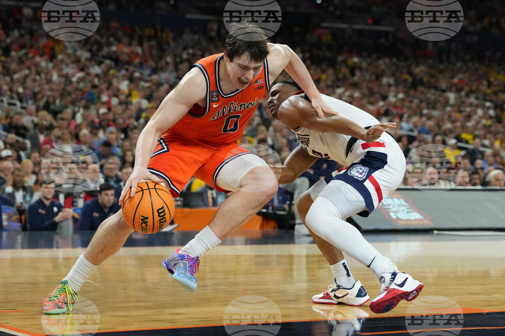 NCAA Illinois UConn Basketball