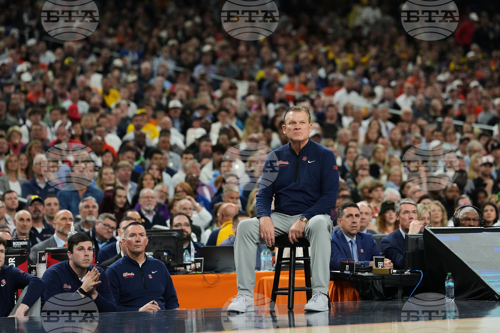 NCAA Illinois UConn Basketball
