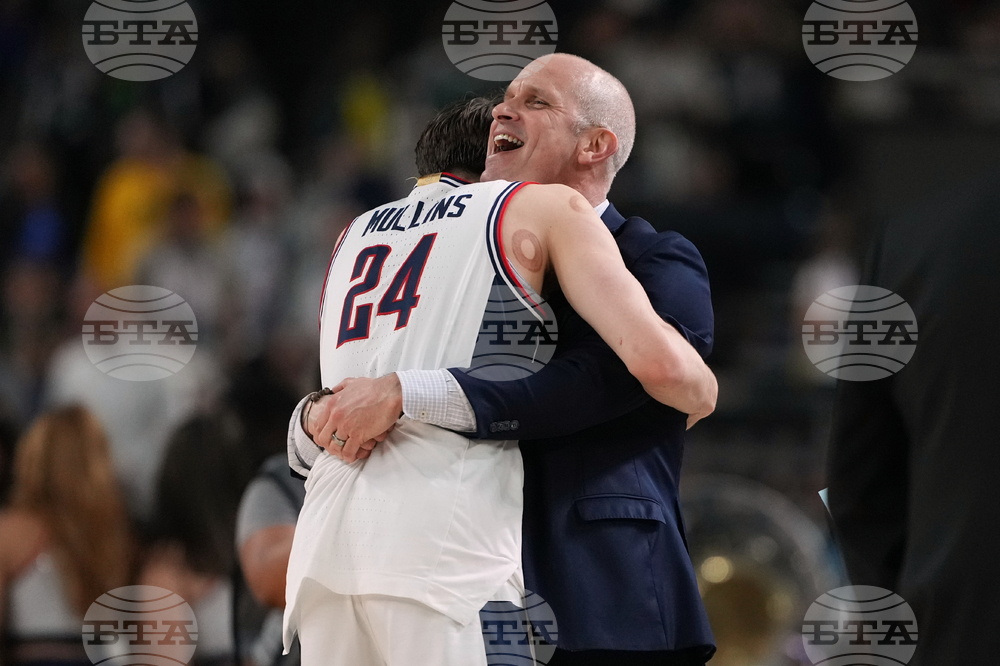 NCAA Illinois UConn Basketball