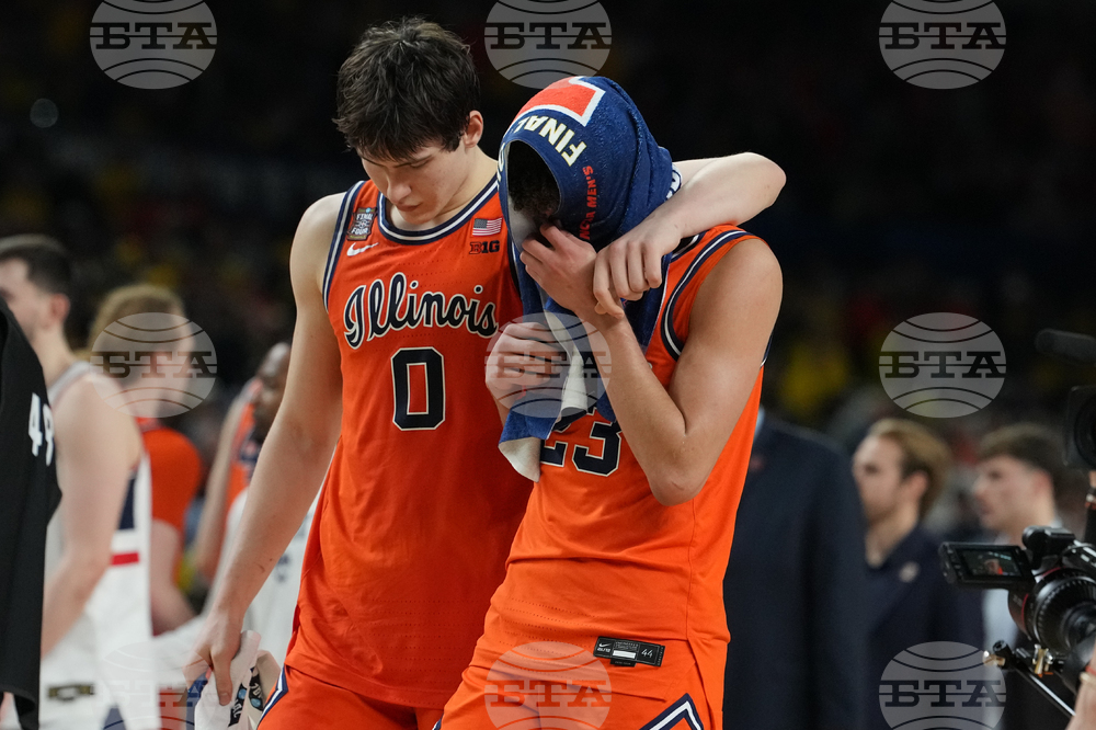 NCAA Illinois UConn Basketball